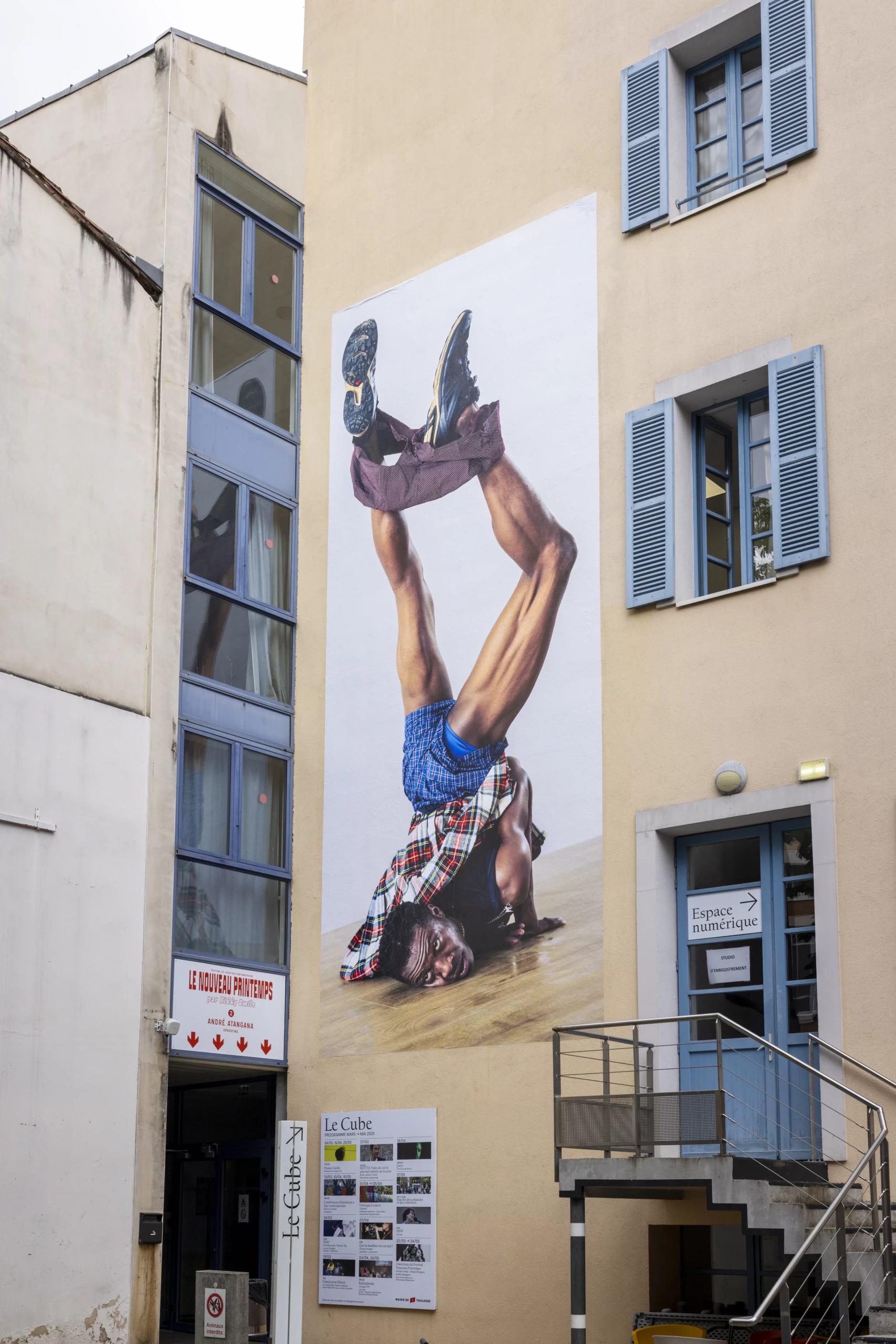 Aujourd’hui, l’art est-il un terrain politique suffisant ?
